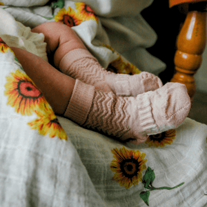 Merino Wool Crew Socks for Baby in Petal color, featuring a zigzag texture, perfect for delicate skin.