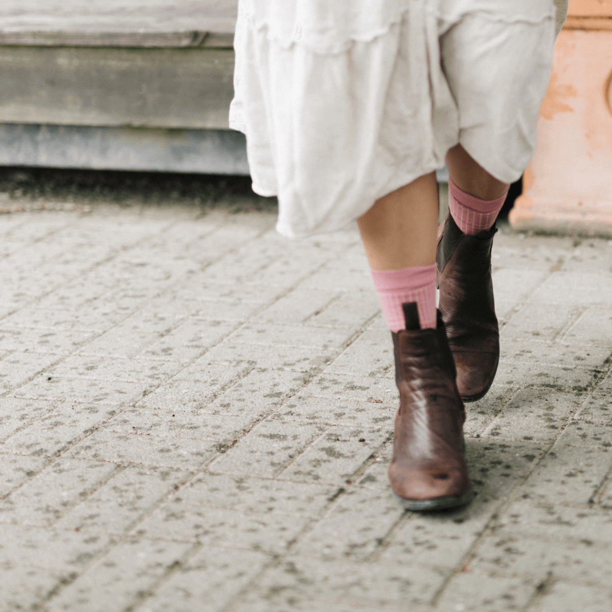 Merino Wool Crew Socks in vintage pink colour, ribbed style for women, perfect for comfort and timeless fashion.