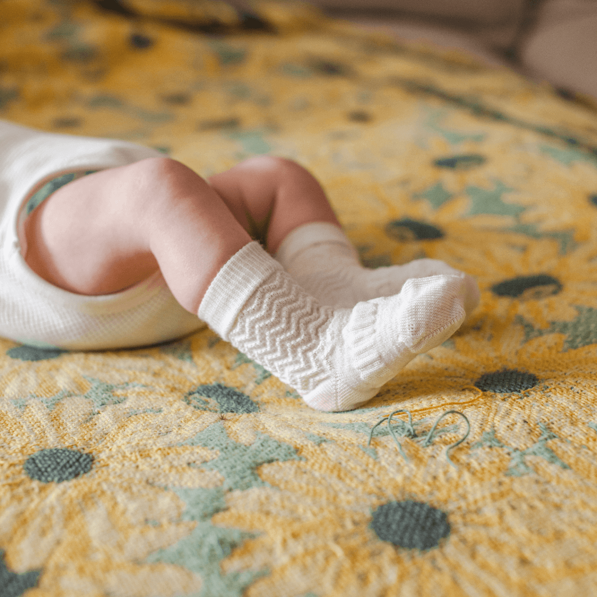 Merino Wool Crew Socks | BABY | Pearl in zigzag texture, lightweight and soft for baby's delicate skin.